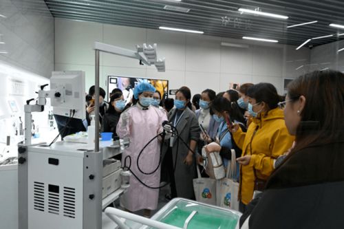 市中心醫(yī)院西院消化內(nèi)科病區(qū)護(hù)理人員在國(guó)家級(jí)第九期內(nèi)鏡清洗消毒培訓(xùn)班中榮獲佳績(jī)，彰顯卓越護(hù)理服務(wù)能力